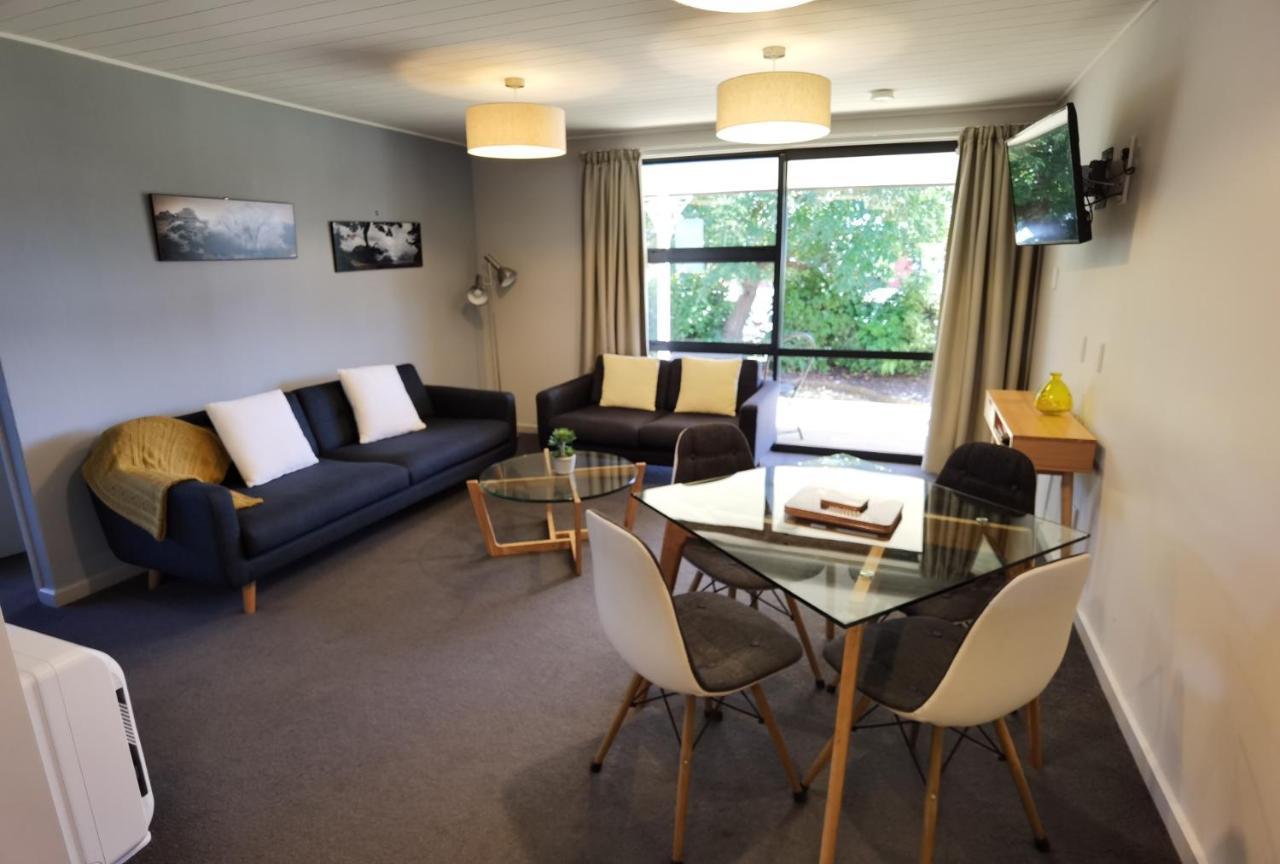 Milford Road Apartments เทอาเนา ภายนอก รูปภาพ