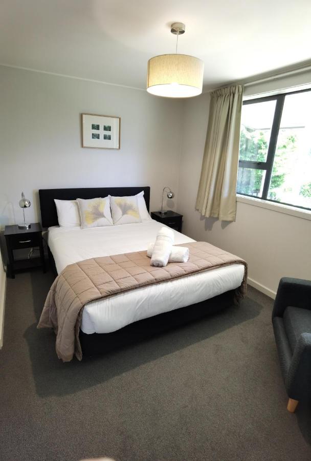 Milford Road Apartments เทอาเนา ภายนอก รูปภาพ