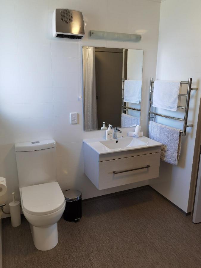 Milford Road Apartments เทอาเนา ภายนอก รูปภาพ